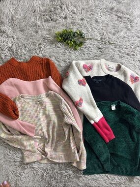 Girls size 4/5 sweater bundle